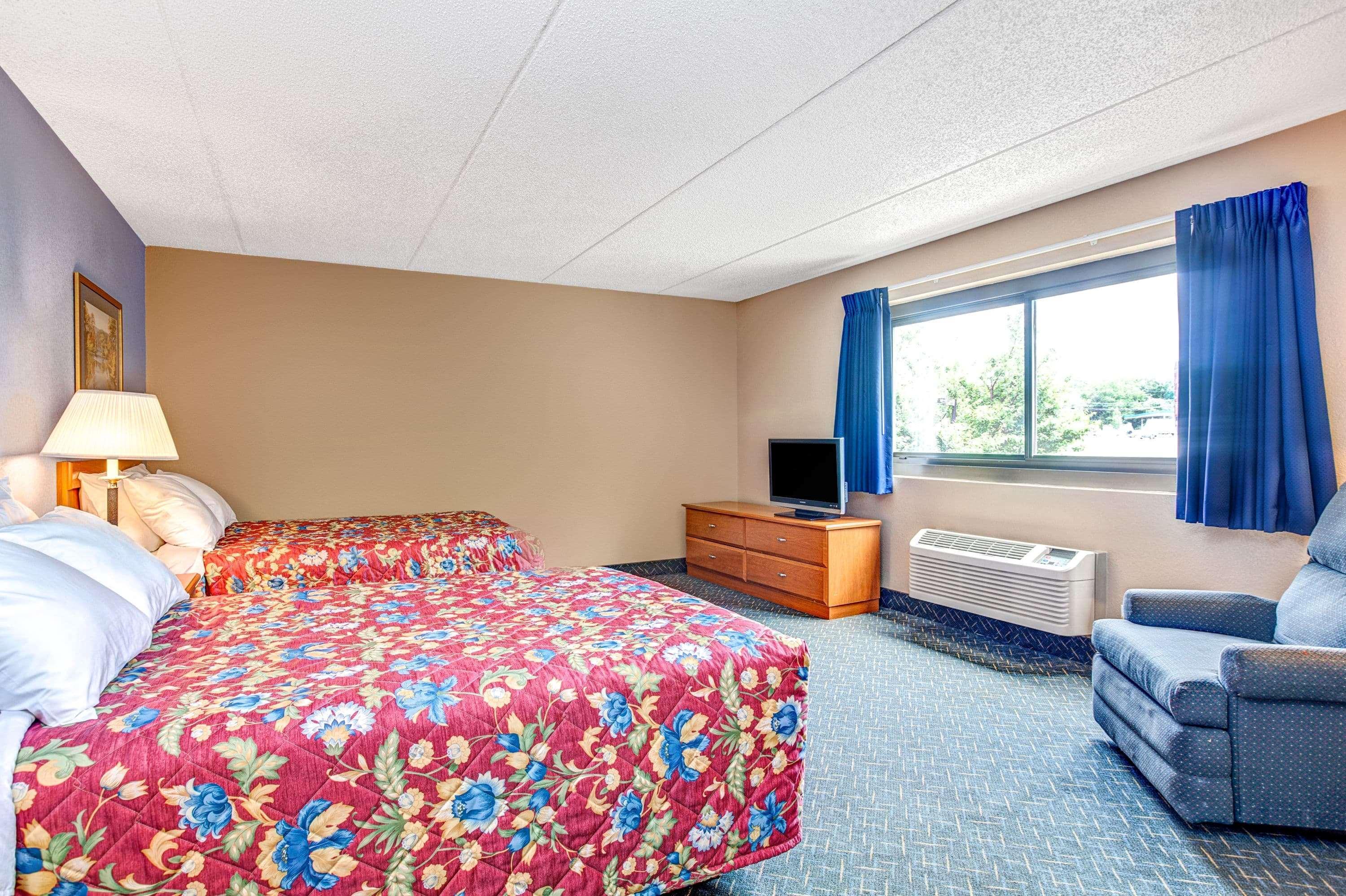Super 8 By Wyndham Mahwah Hotel Luaran gambar